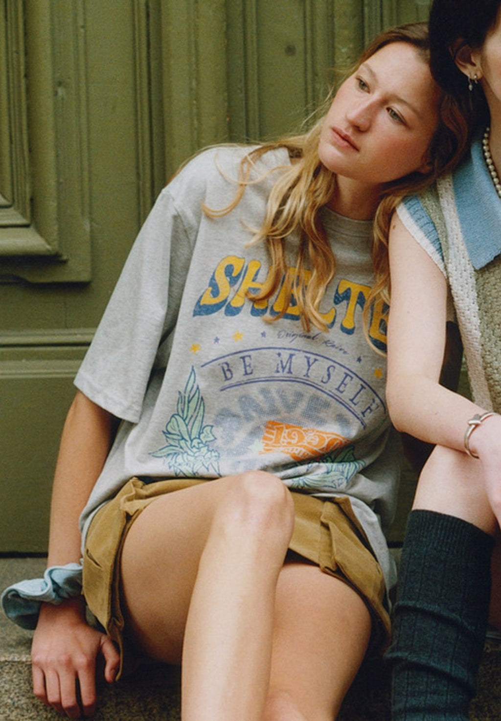 RAIVE - Shelter Graphics T-shirt