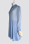 Kleid mit Bindeband - Blauer Aufdruck