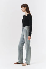 Linear Straight Jeans – Hellblau