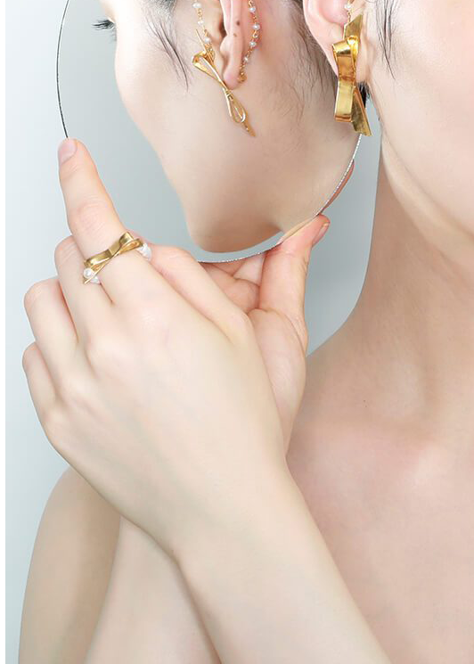 MIRIT WEINSTOCK - Gold bow & petite pearls ring